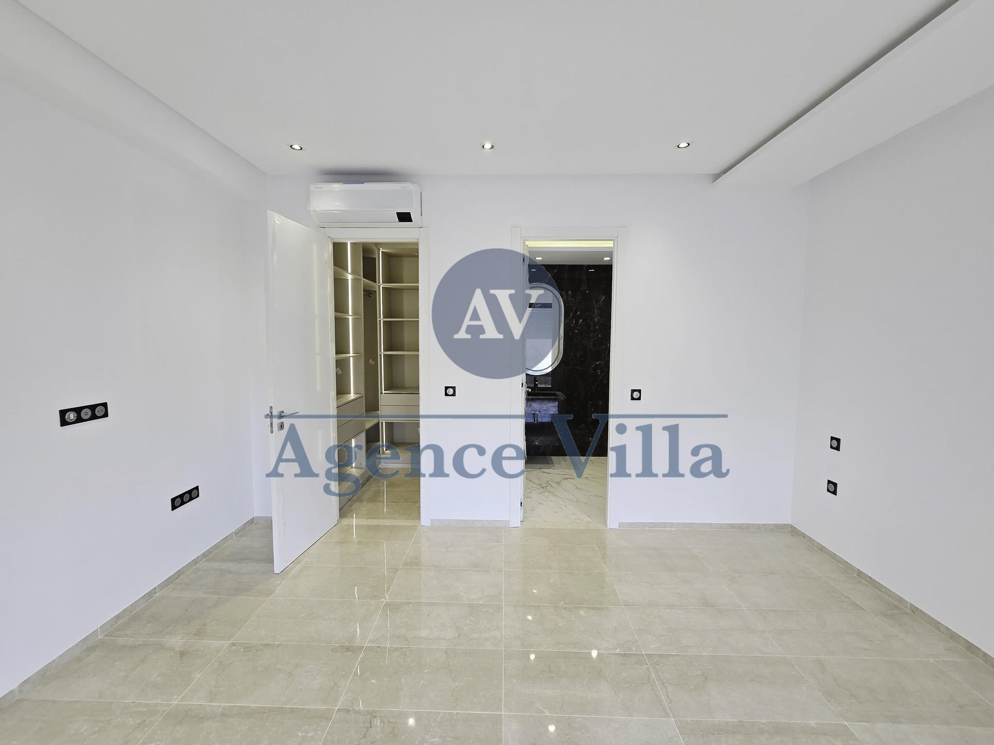 La Soukra&nbsp;La Soukra&nbsp;Vente&nbsp;Maisons&nbsp;Une superbe villa s5 � la soukra