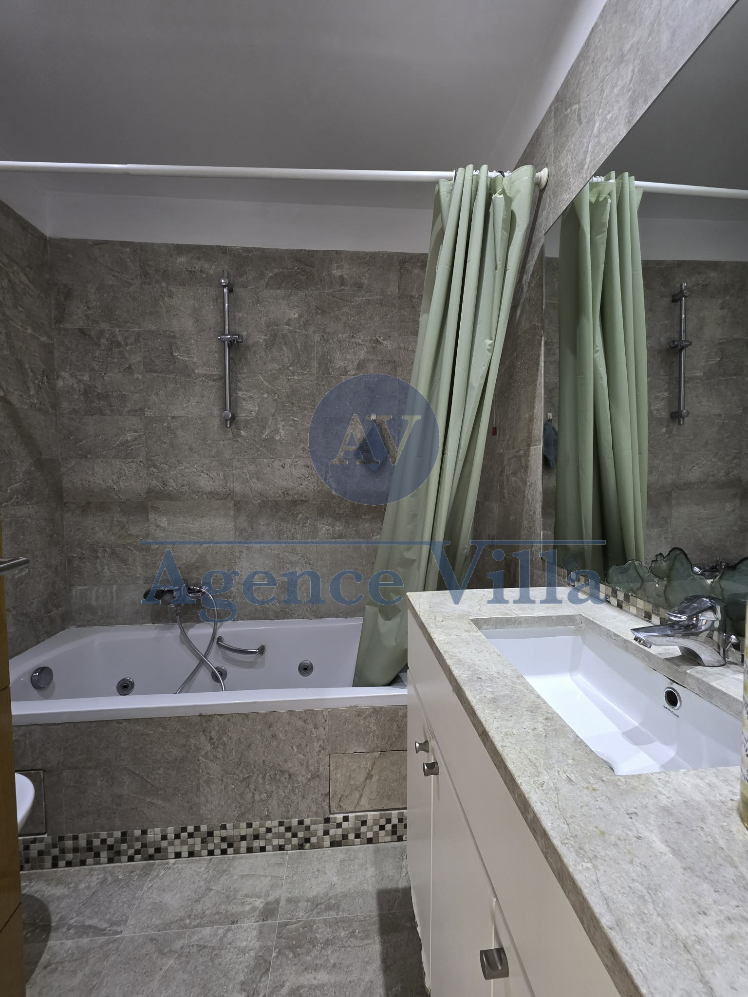 La Marsa&nbsp;Berge Du Lac&nbsp;Location&nbsp;Appart. 2 pi�ces&nbsp;Un appartement s1 meubl� aux lac2