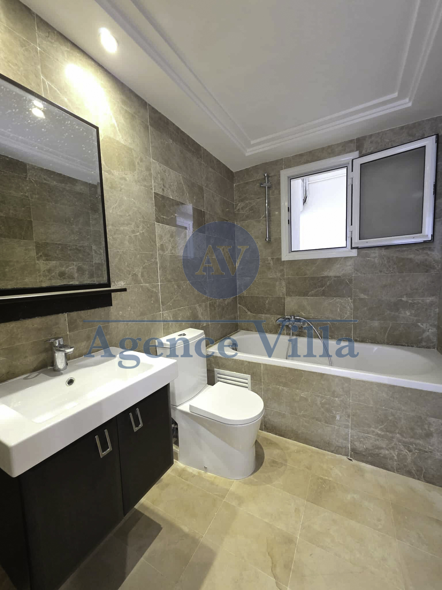 Ain Zaghouan Jardins de Carthage Location Appart. 3 pices Un appartement s2  jdc