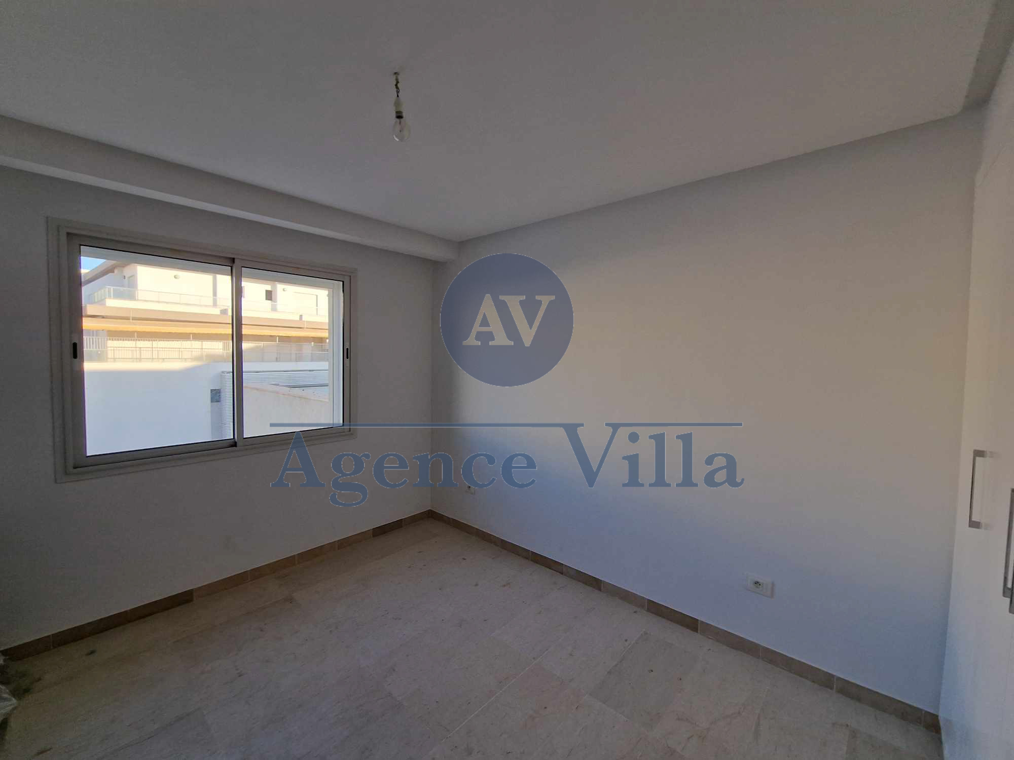 La Soukra La Soukra Location Appart. 4 pices Un grand appartement s3  la soukra