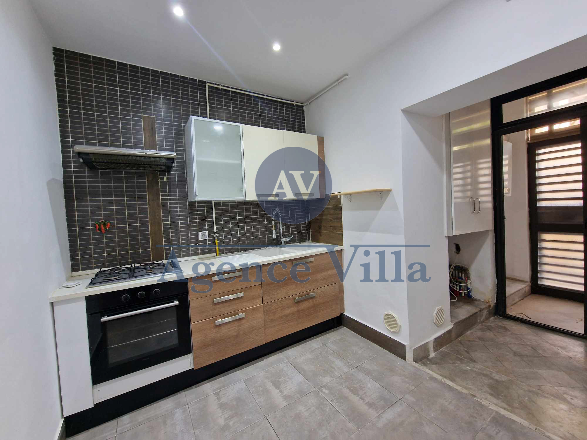 Location&nbsp;Duplex