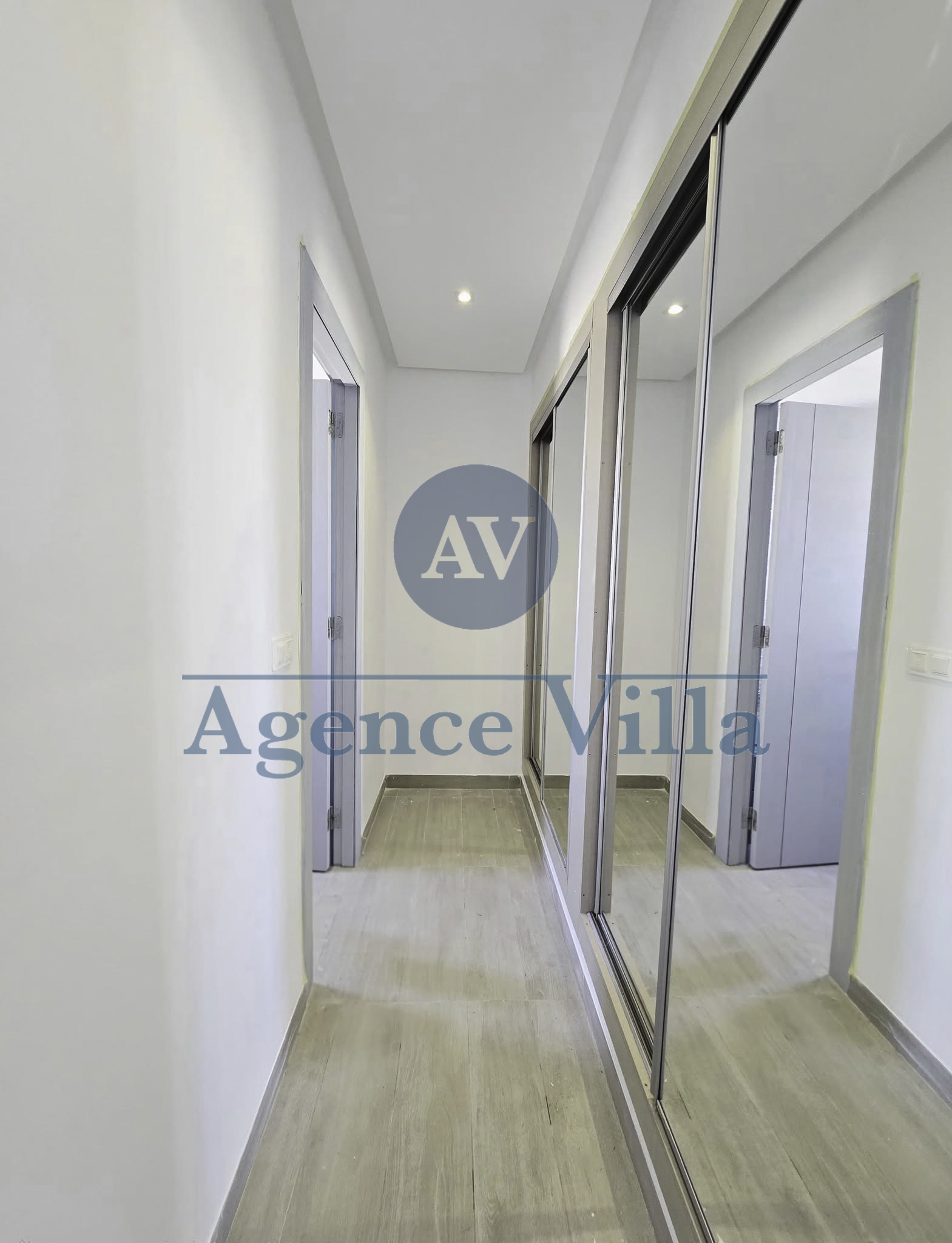 La Soukra&nbsp;La Soukra&nbsp;Location&nbsp;Duplex&nbsp;Un duplex � la soukra