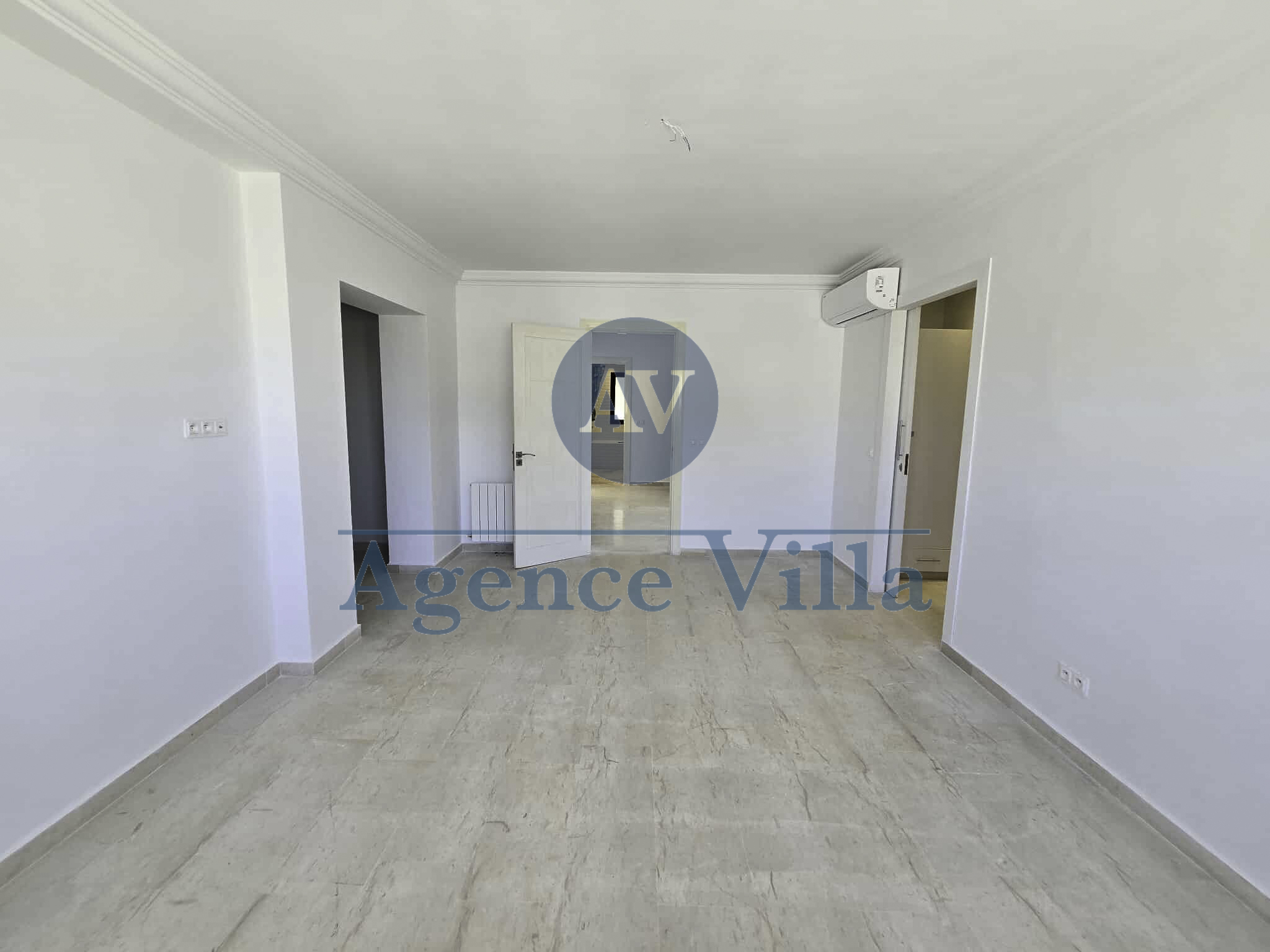 La Marsa Gammart Location Maisons Une villa  gammarth avec piscine et jardin