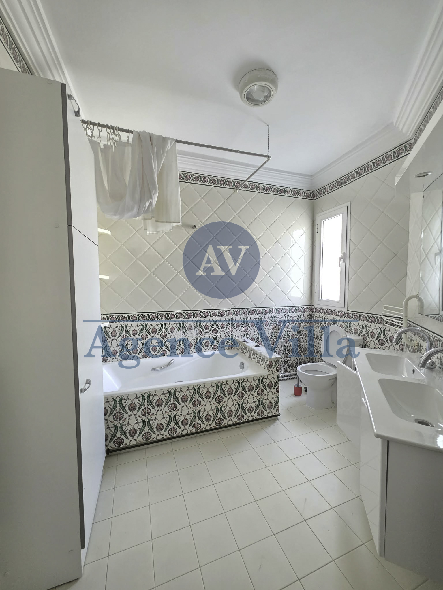 La Marsa Gammart Location Maisons Une villa s6  gammarth avec piscine