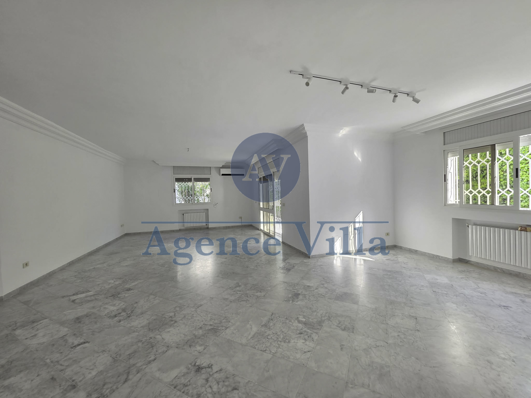 La Marsa Gammart Location Maisons Une villa s6  gammarth avec piscine