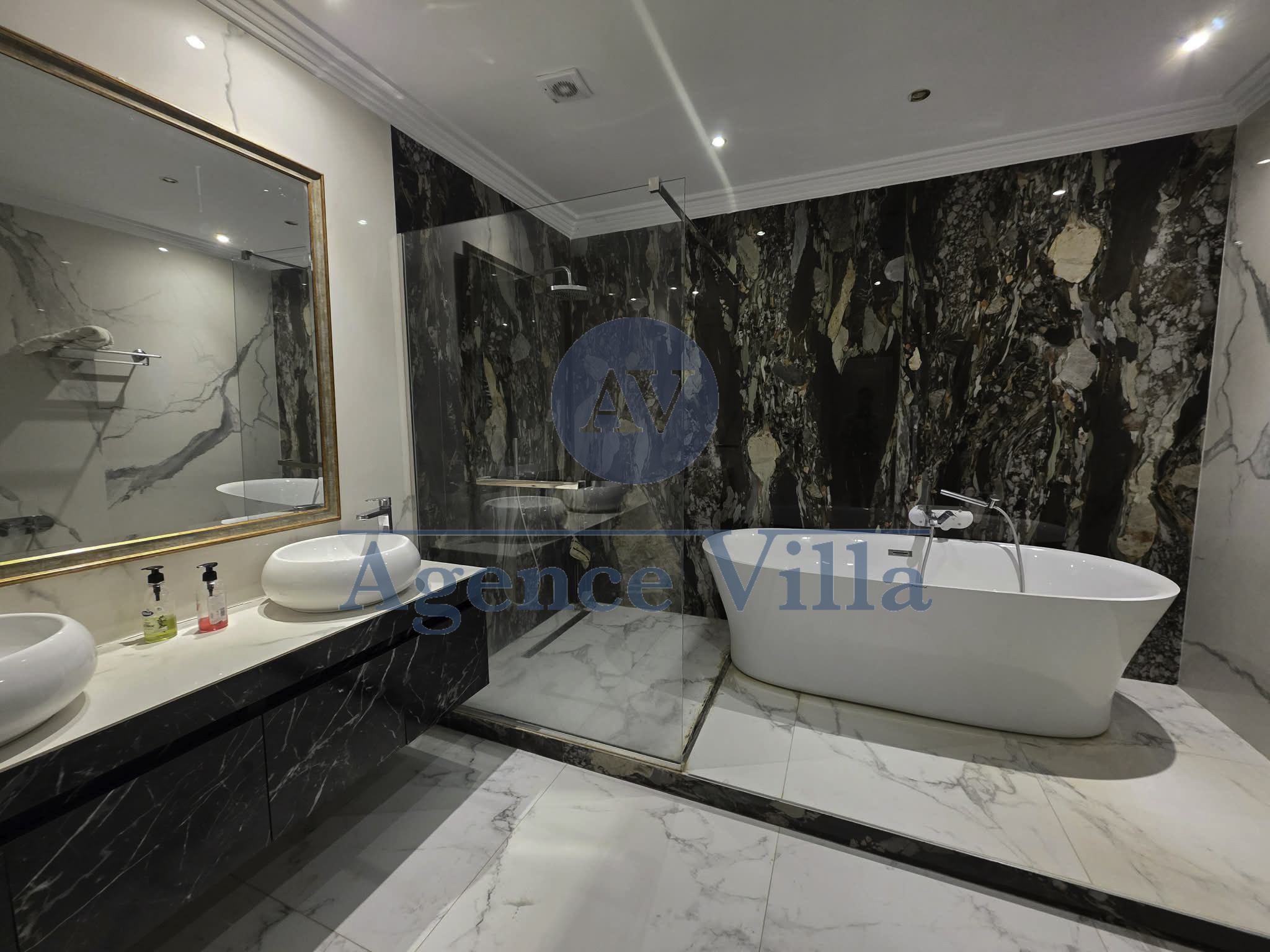 La Marsa Marsa Safsaf Location Appart. 4 pices Un appartement s3 meubl  la marsa