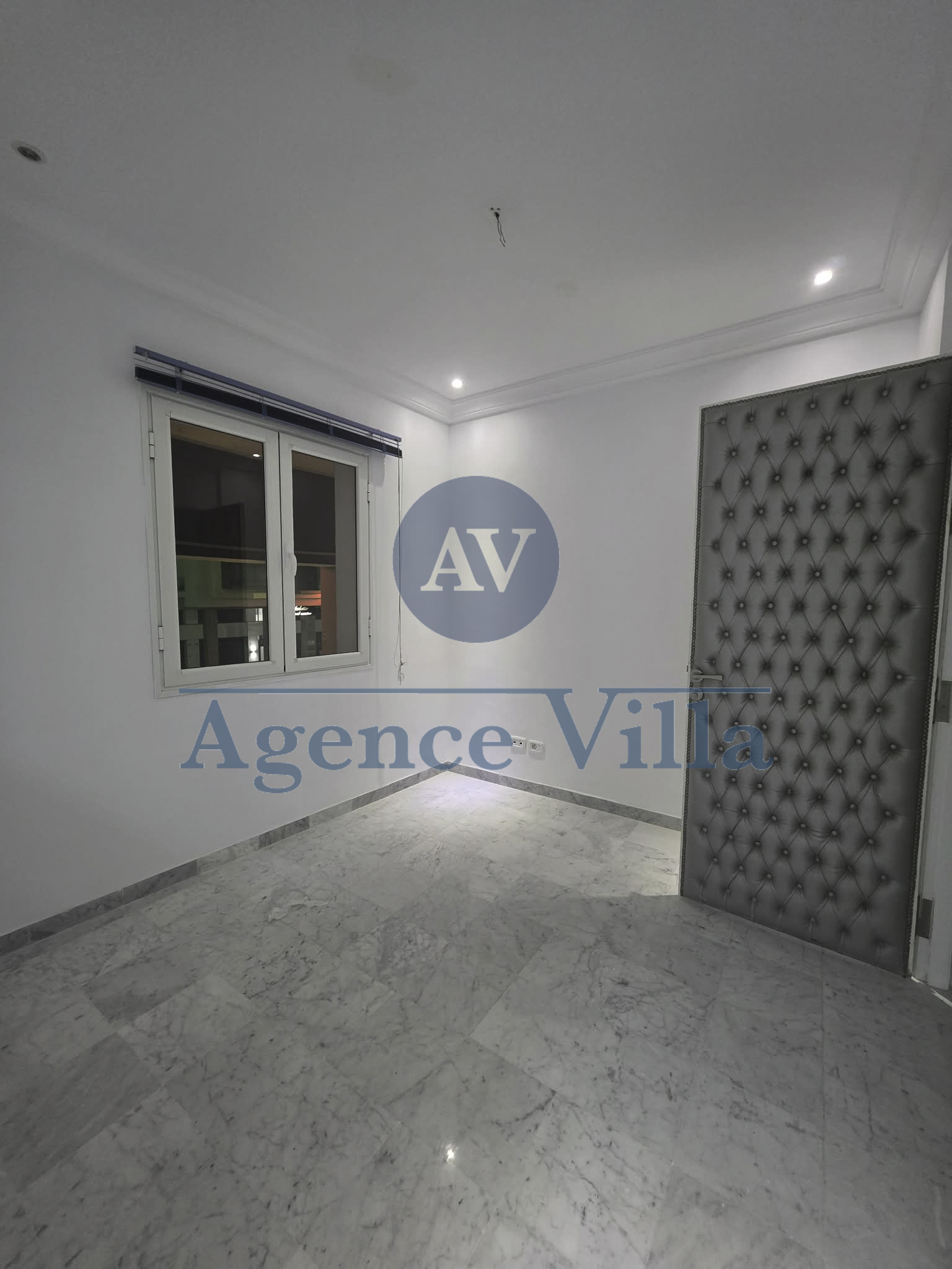 Ariana Ville Cite Ennasr 1 Bureaux & Commerces Bureau Bureau  ennasr