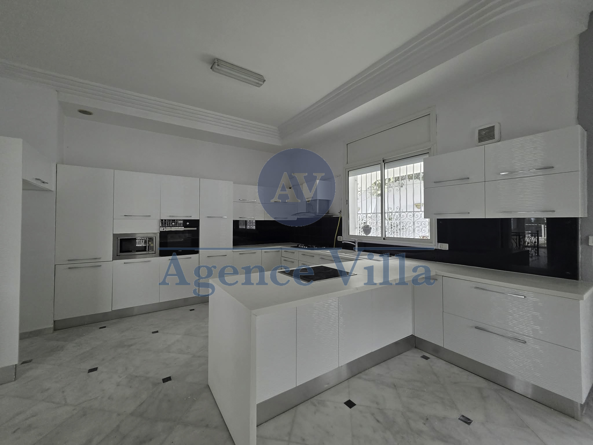 La Marsa Marsa Safsaf Location Maisons Une villa haut standing  la marsa avec vue mer