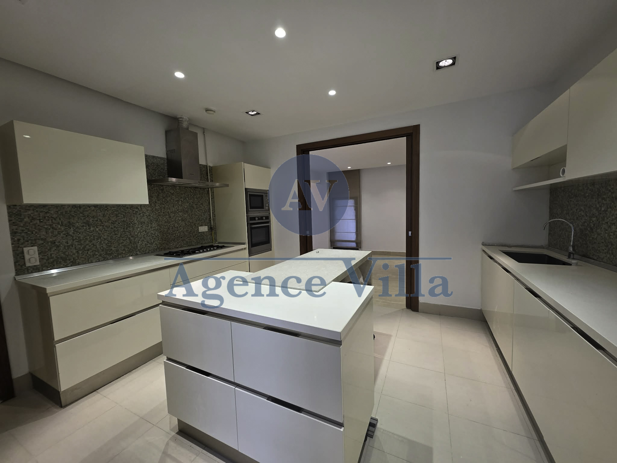 La Marsa Berge Du Lac Location Appart. 5 pices+ Appartement s3 aux lac2