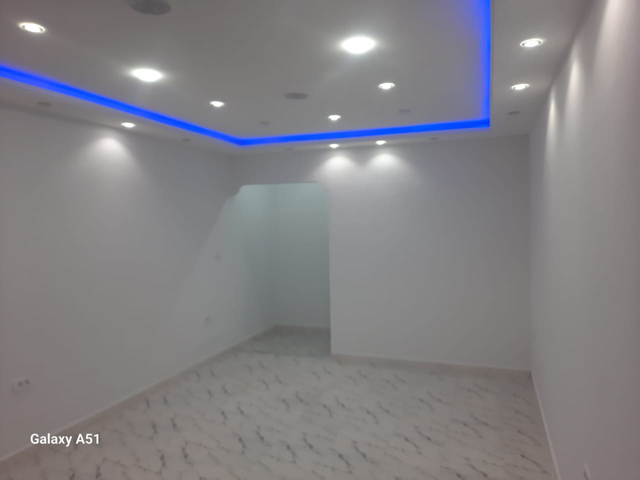 Hammam Chatt Hammam Chatt Bureaux & Commerces Grance libre Local commercial 32m2
