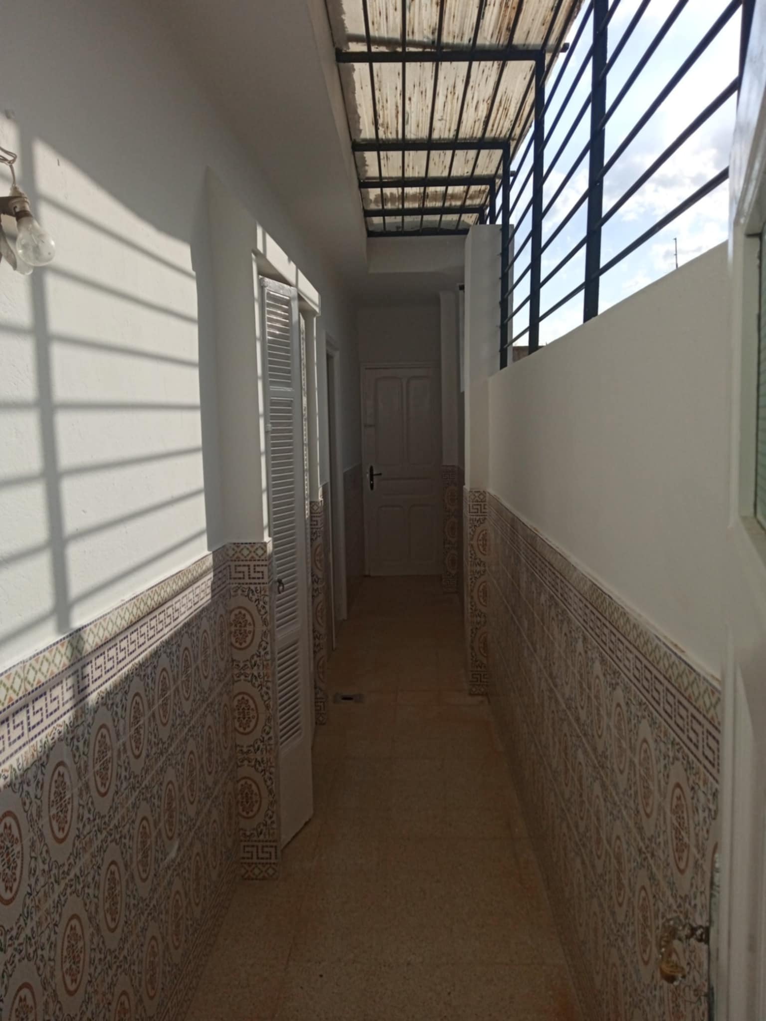 Nabeul&nbsp;Nabeul&nbsp;Location&nbsp;Appart. 4 pi�ces&nbsp;Appartement  � usage bureau en plein centre ville
