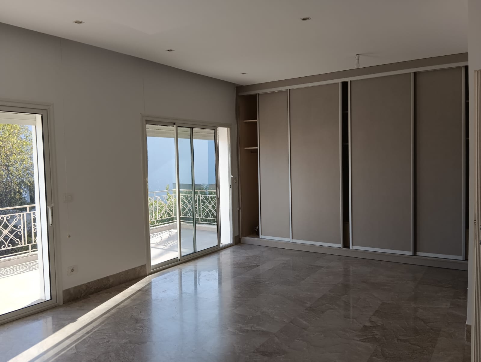 El Menzah Mutuelle Ville Location Maisons Villa moderne  mutuelle ville