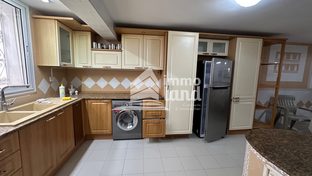 La Marsa Sidi Daoud Location Appart. 3 pices Rez de jardin s3 meubl  la marsa