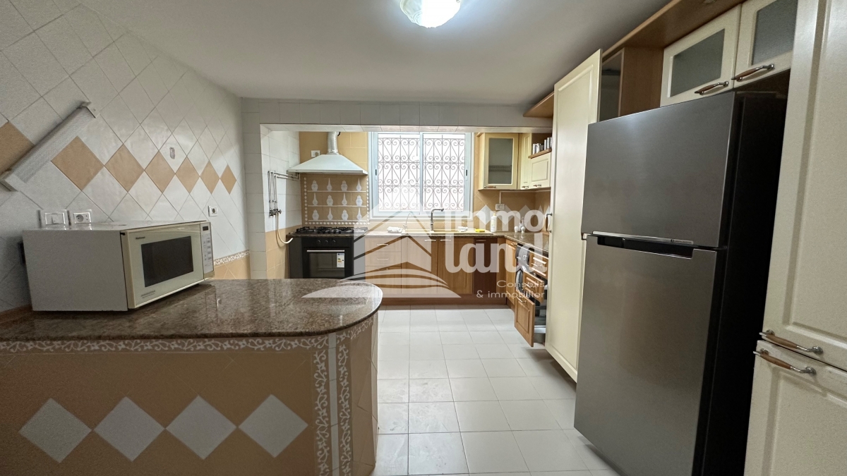 La Marsa Sidi Daoud Location Appart. 3 pices Rez de jardin s3 meubl  la marsa