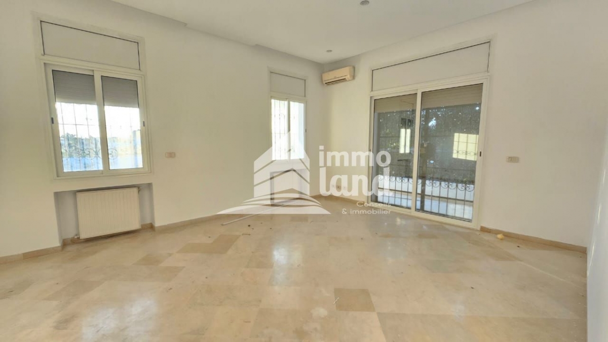 La Soukra Chotrana 3 Location Maisons Villa s5 sur 2 niveaux avec jardin  la soukra