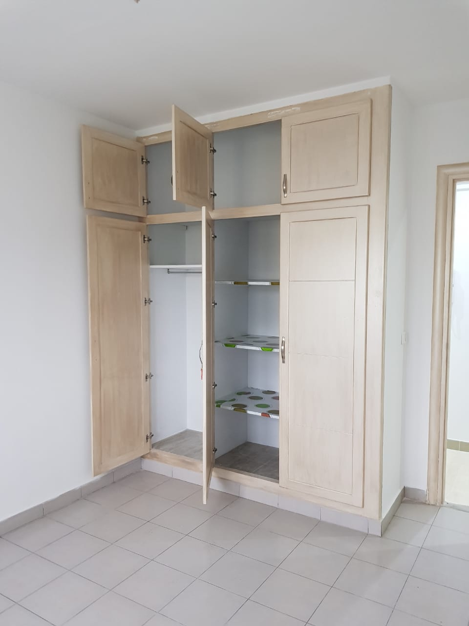 La Soukra La Soukra Location Appart. 3 pices Soukra tage de villa