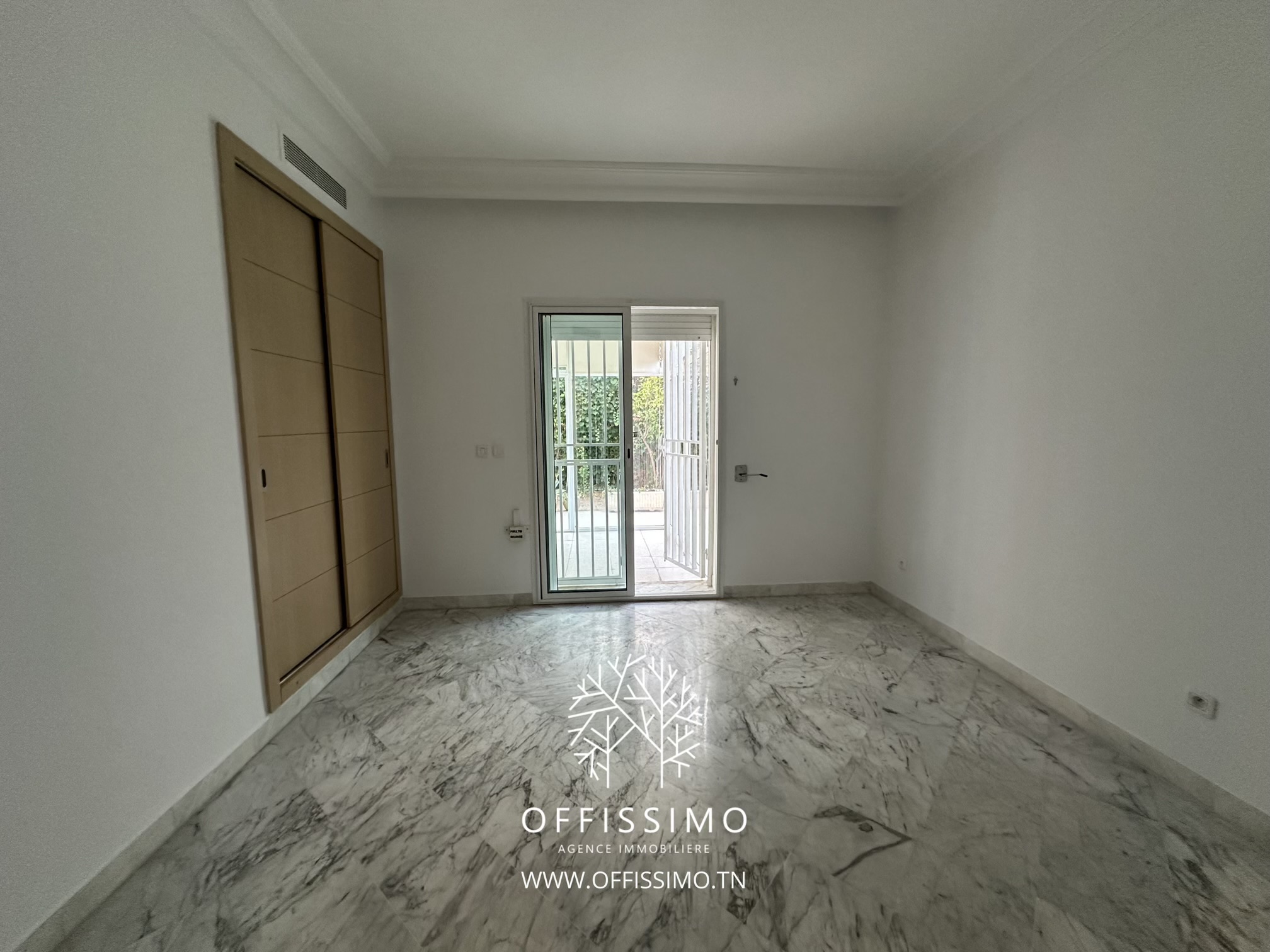 La Marsa&nbsp;Berge Du Lac&nbsp;Location&nbsp;Appart. 4 pi�ces&nbsp;S3 avec jardin et veranda lac 2