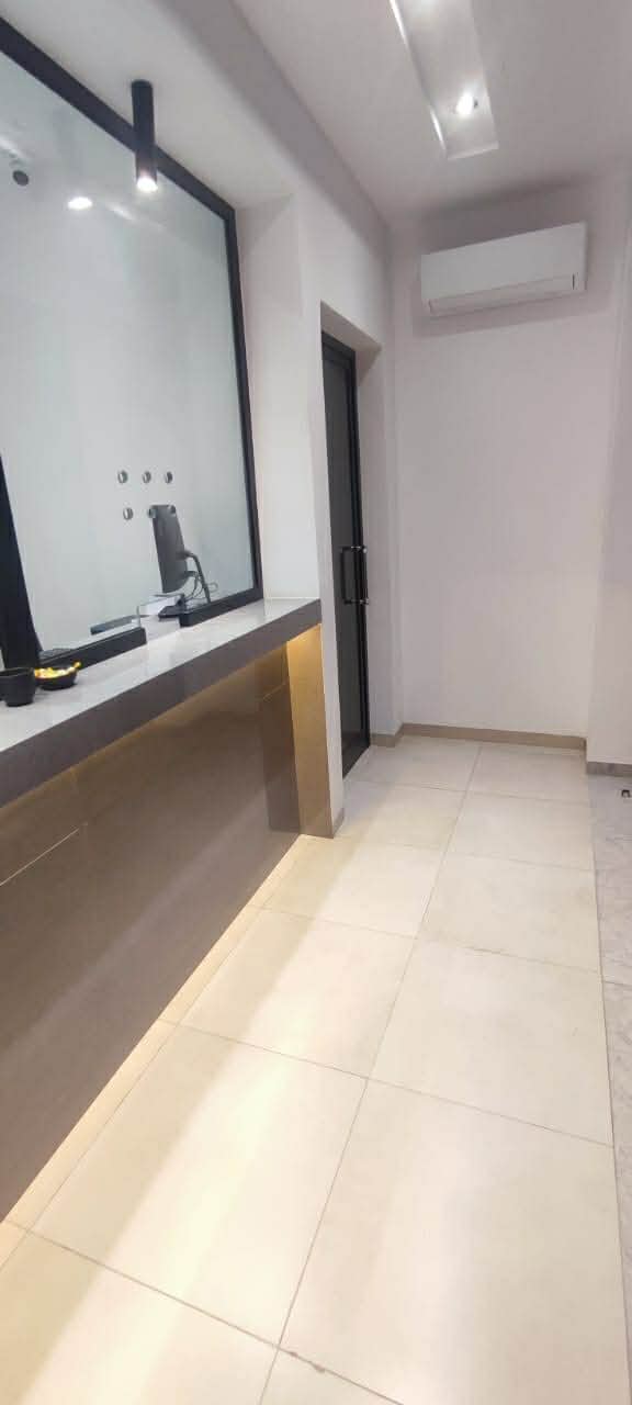 La Marsa El Aouina Bureaux & Commerces Bureau Un bureau de change