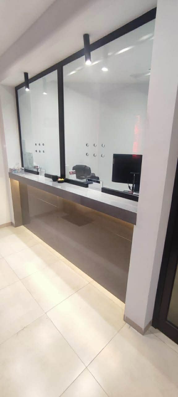 La Marsa El Aouina Bureaux & Commerces Bureau Un bureau de change