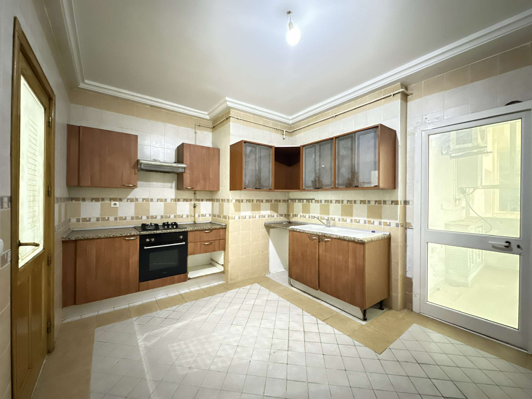 Ariana Ville Cite Ennasr 2 Location Appart. 5 pices+ Appart s4 spacieux  ennasr 2 hedi nouira