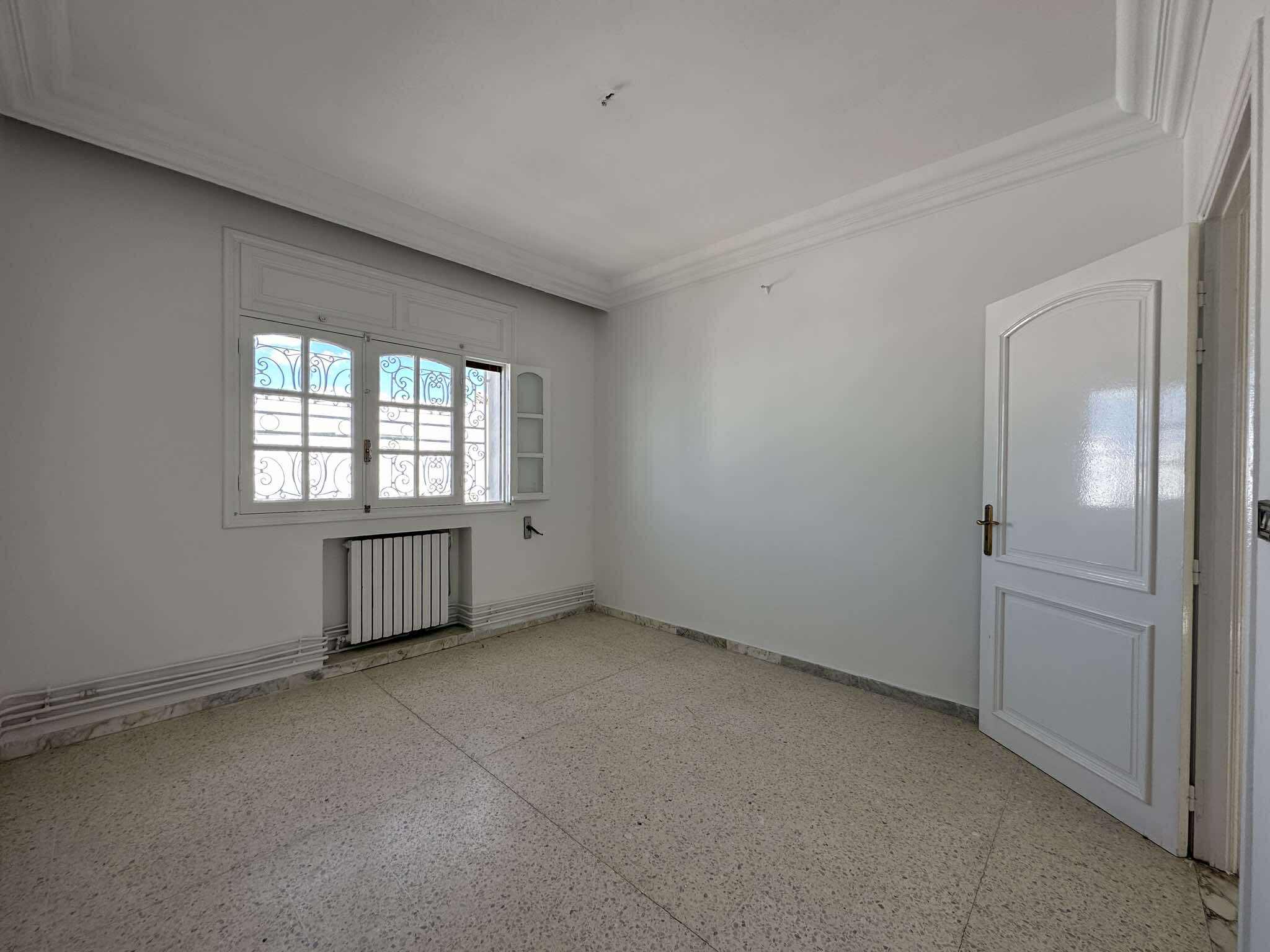 Ariana Ville Cite Ennasr 2 Location Appart. 3 pices Appart s2 au rez de chausse villa  ennasr 2