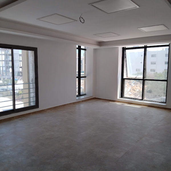 El Kram&nbsp;Le Kram&nbsp;Bureaux & Commerces&nbsp;Bureau&nbsp;Open space 1200m2 au lac 3