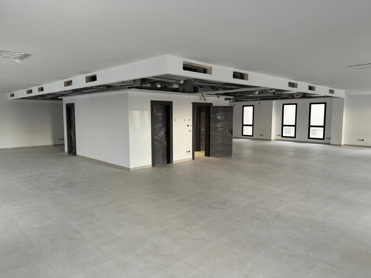 El Kram&nbsp;Le Kram&nbsp;Bureaux & Commerces&nbsp;Bureau&nbsp;Super immeuble bureautique neuf au lac 3