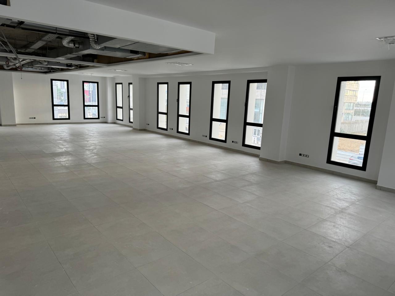 El Kram&nbsp;Le Kram&nbsp;Bureaux & Commerces&nbsp;Bureau&nbsp;Super immeuble bureautique neuf au lac 3