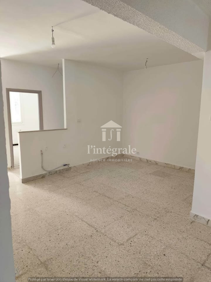 Ariana Ville El Menzah 5 Location Maisons Rez de chausse d'une villa  usage bureautique