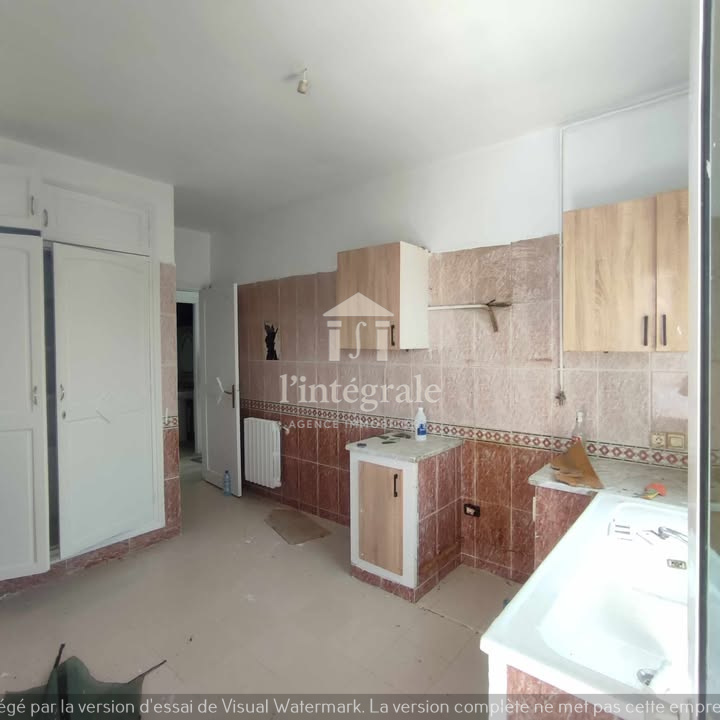 Ariana Ville Cite Ennasr 2 Location Appart. 4 pices S3 avec place de parking