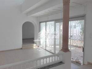 Ariana Ville El Menzah 7 Location Maisons Villa de 300m2  menzah 7