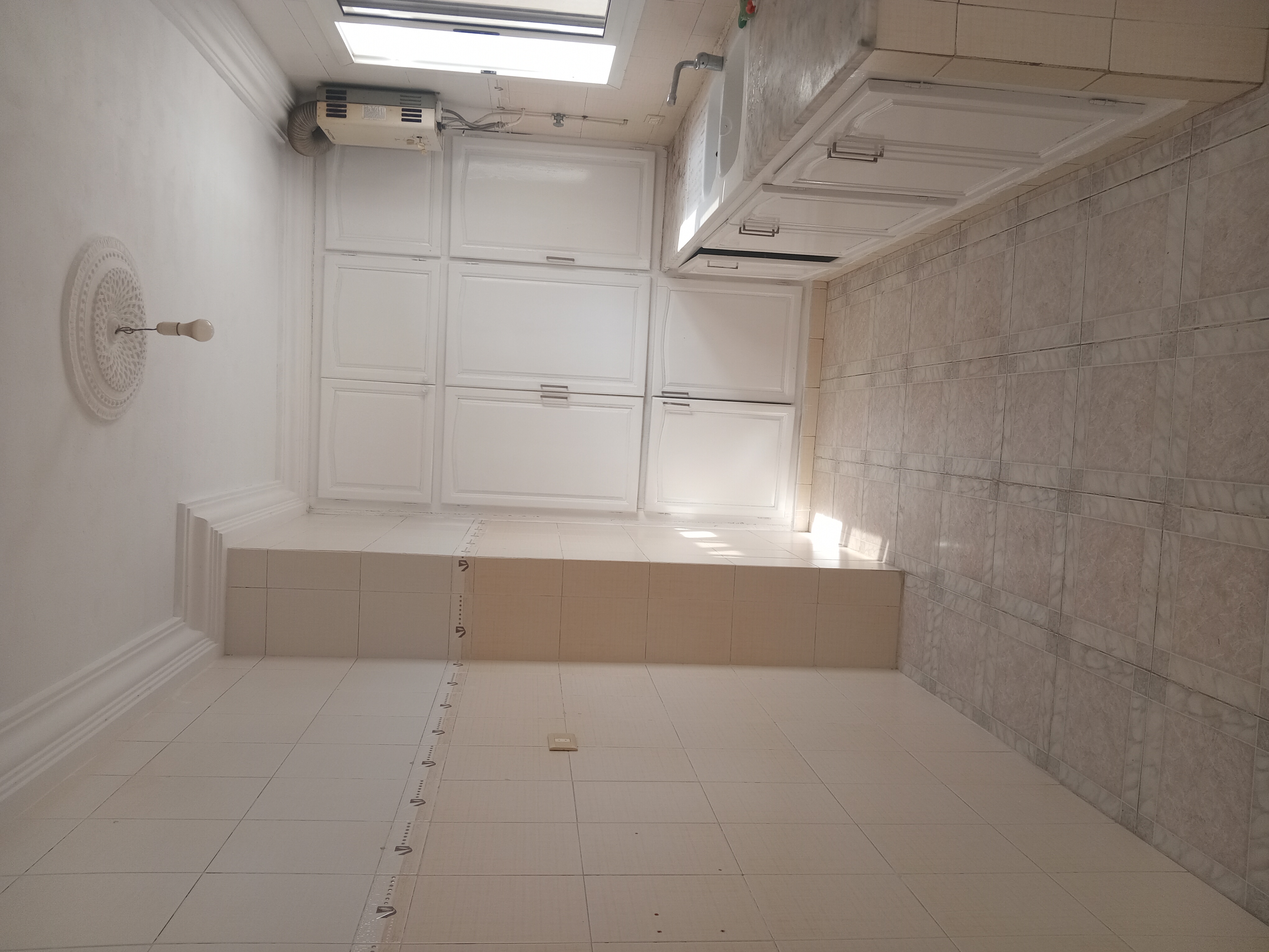 Raoued Cite Ennkhilet Location Appart. 3 pices Maison au 2eme etage