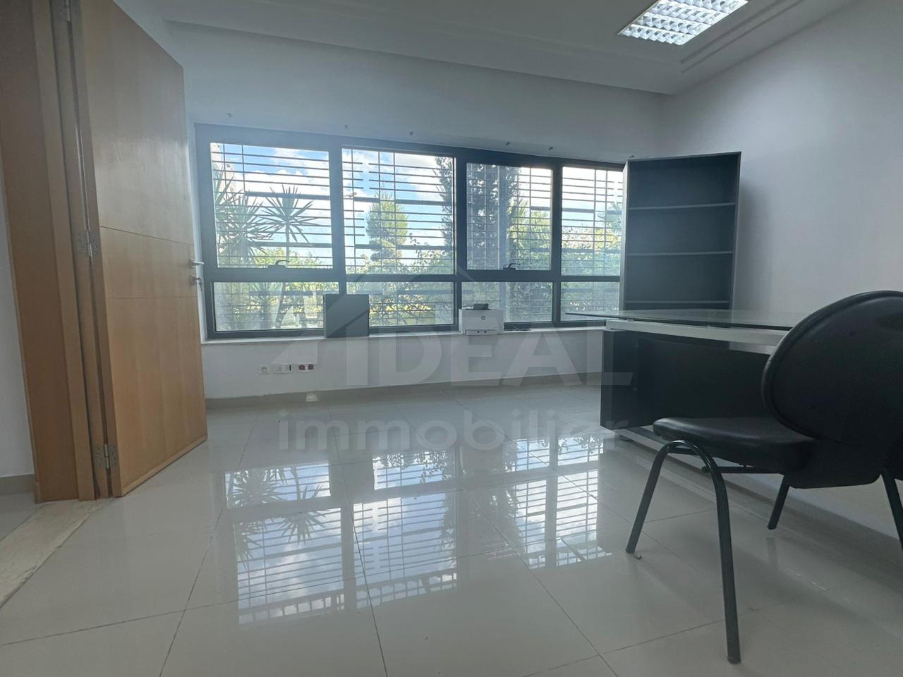 La Marsa Berge Du Lac Bureaux & Commerces Bureau Al bureau 270m2 lac1