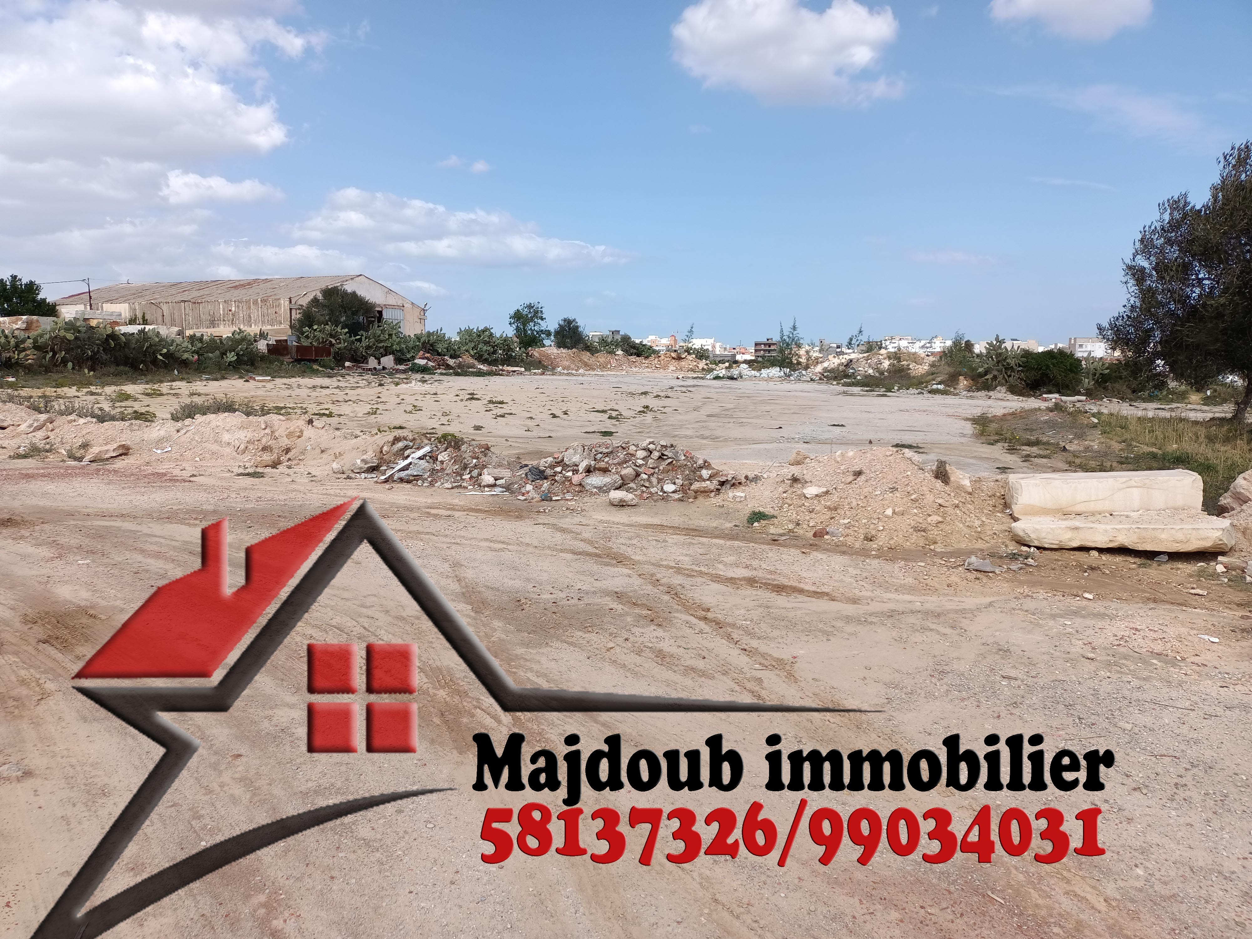 Sousse Riadh&nbsp;Zaouiet Sousse&nbsp;Terrain&nbsp;Terrain nu&nbsp;Terrain de 6000 m zone industriel
