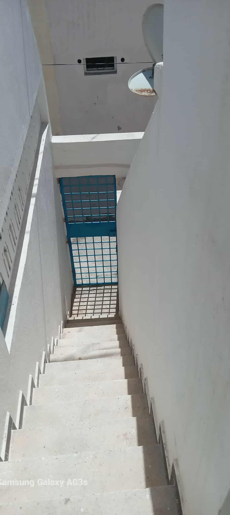 El Hrairia Cite Essoltani Location Appart. 1 pice Studio meubl