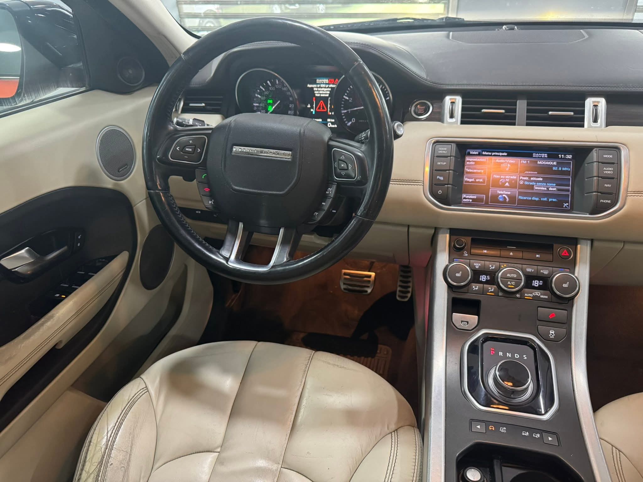 Sidi Thabet Cebalet Ben Ammar Land-Rover Range Range rover evoque