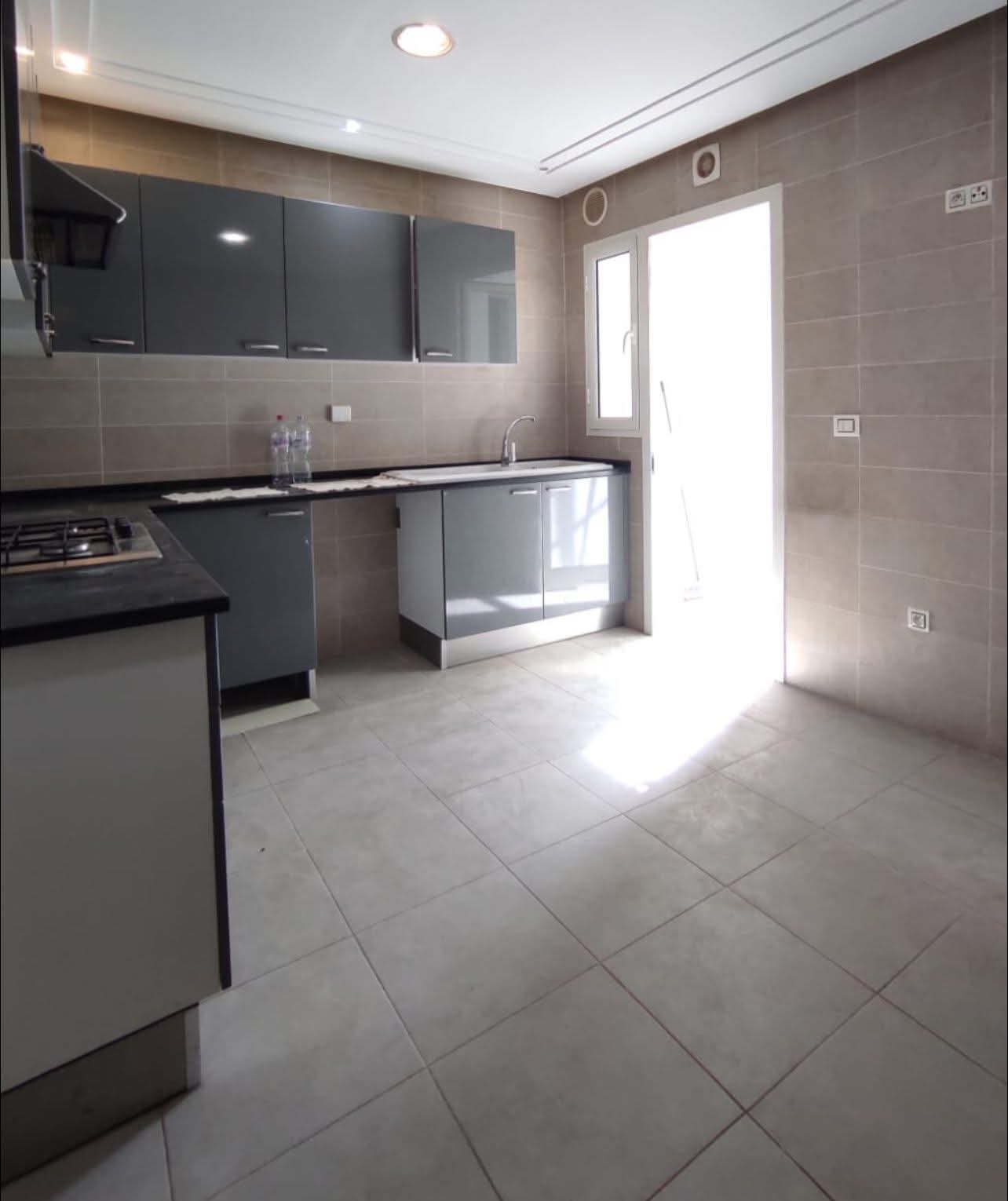 Ariana Ville Cite Ennasr 1 Vente Appart. 4 pices S3 de haut standing 430 md a ennasr 1