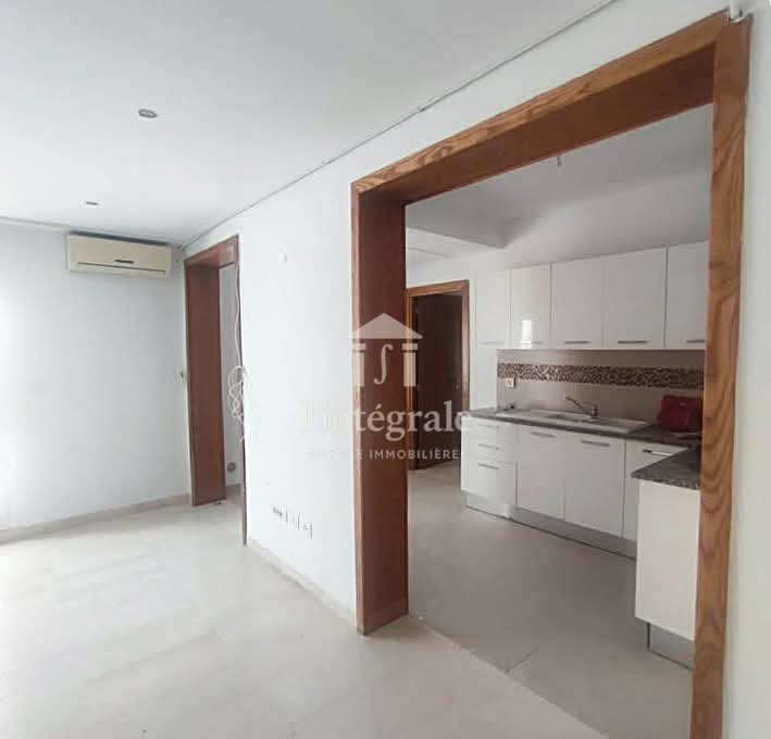 Ariana Ville Riadh Landlous Location Appart. 2 pices Vaste s1 de haut standing avec grand balcon