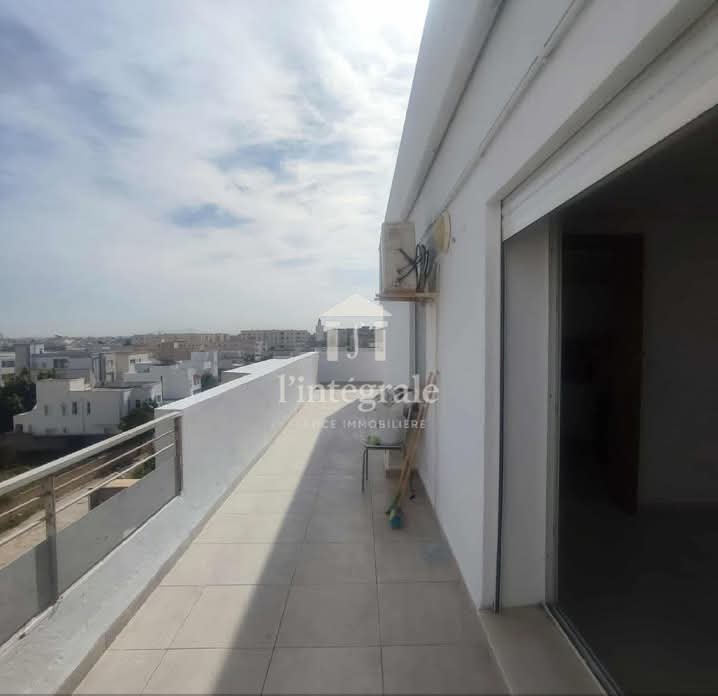 Ariana Ville Riadh Landlous Location Appart. 2 pices Vaste s1 de haut standing avec grand balcon