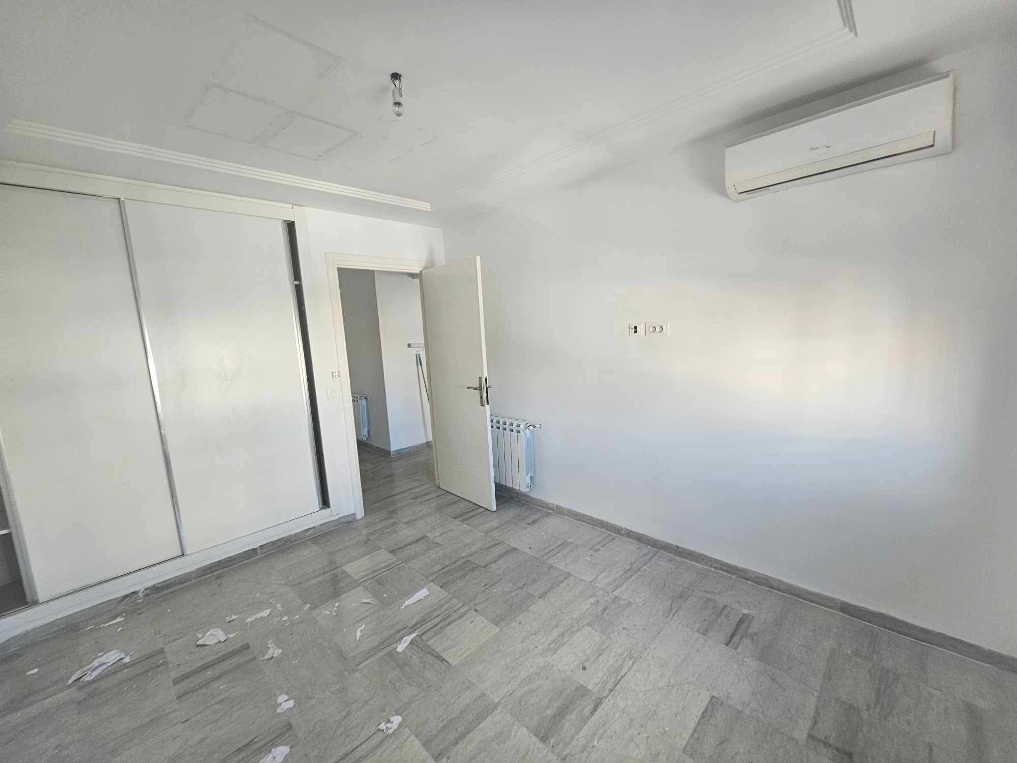 Ariana Ville Riadh Landlous Location Appart. 4 pices S3 1400 d riadh andalous