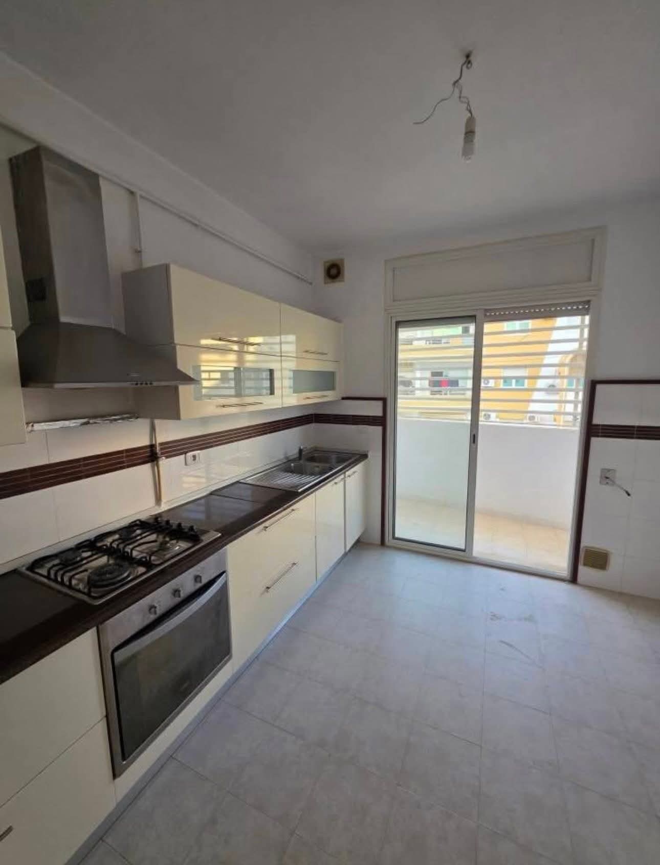 Mnihla Jardins d'el Menzah Location Appart. 4 pices S3 1700 d jardin d'el menzah 2