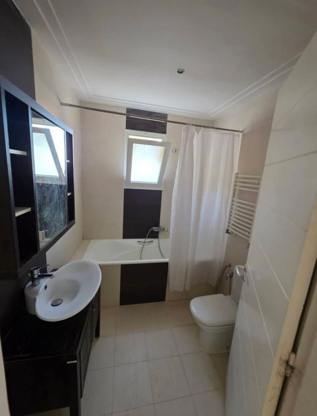 Mnihla Jardins d'el Menzah Location Appart. 4 pices S3 1700 d jardin d'el menzah 2