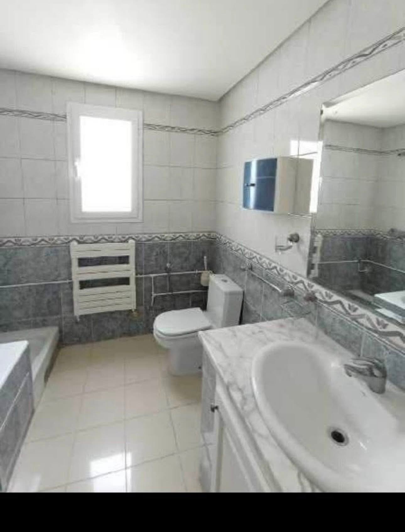 Ariana Ville Cite Ennasr 2 Location Appart. 4 pices S3 1250 d ennasr 2