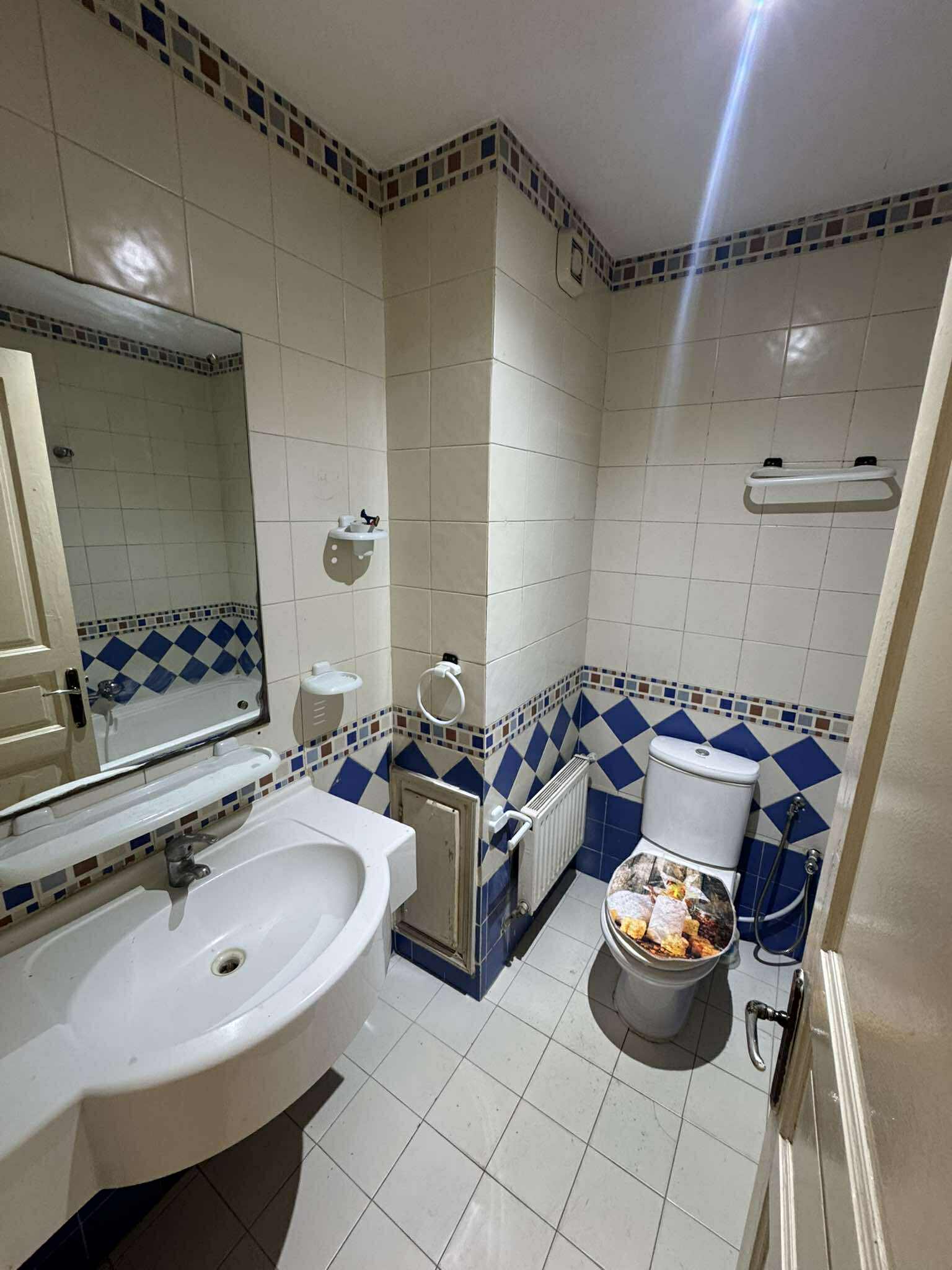 Ariana Ville Riadh Landlous Location Appart. 3 pices S2 950 d riadh andalous