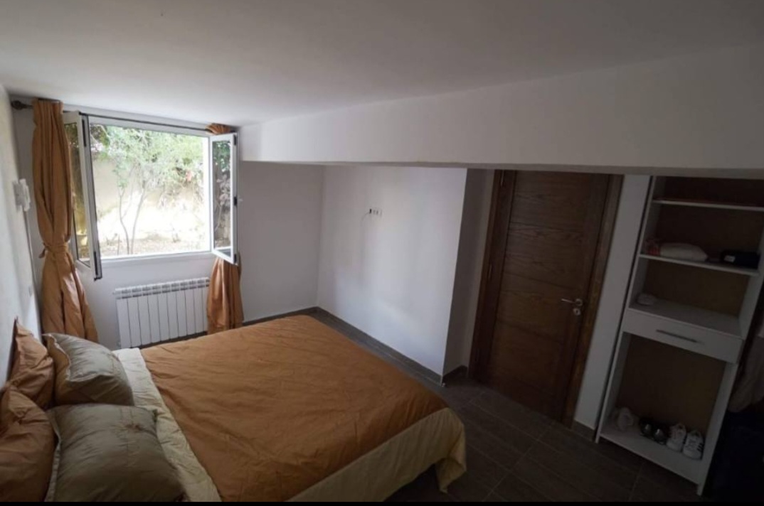 Ariana Ville Cite Ennasr 2 Location Appart. 3 pices S1 au rez de jardin  1200 d meuble