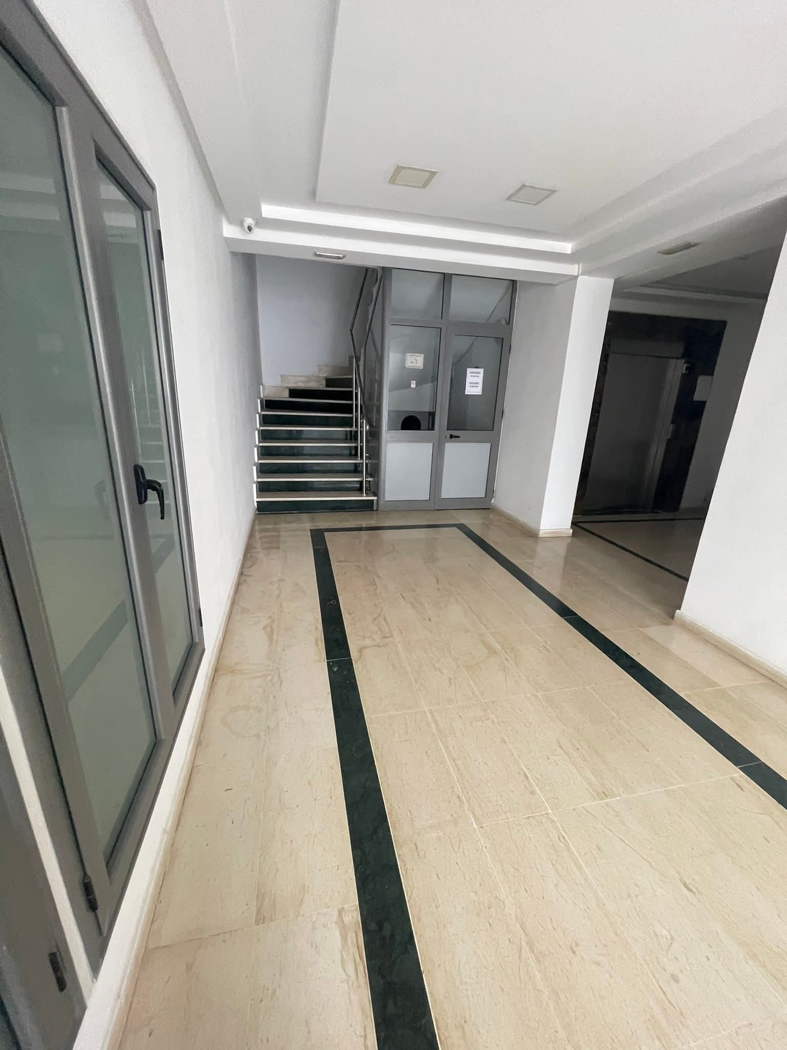 Ariana Ville Cite Ennasr 2 Location Appart. 2 pices Bureau h2 ghazela 1100 dinars