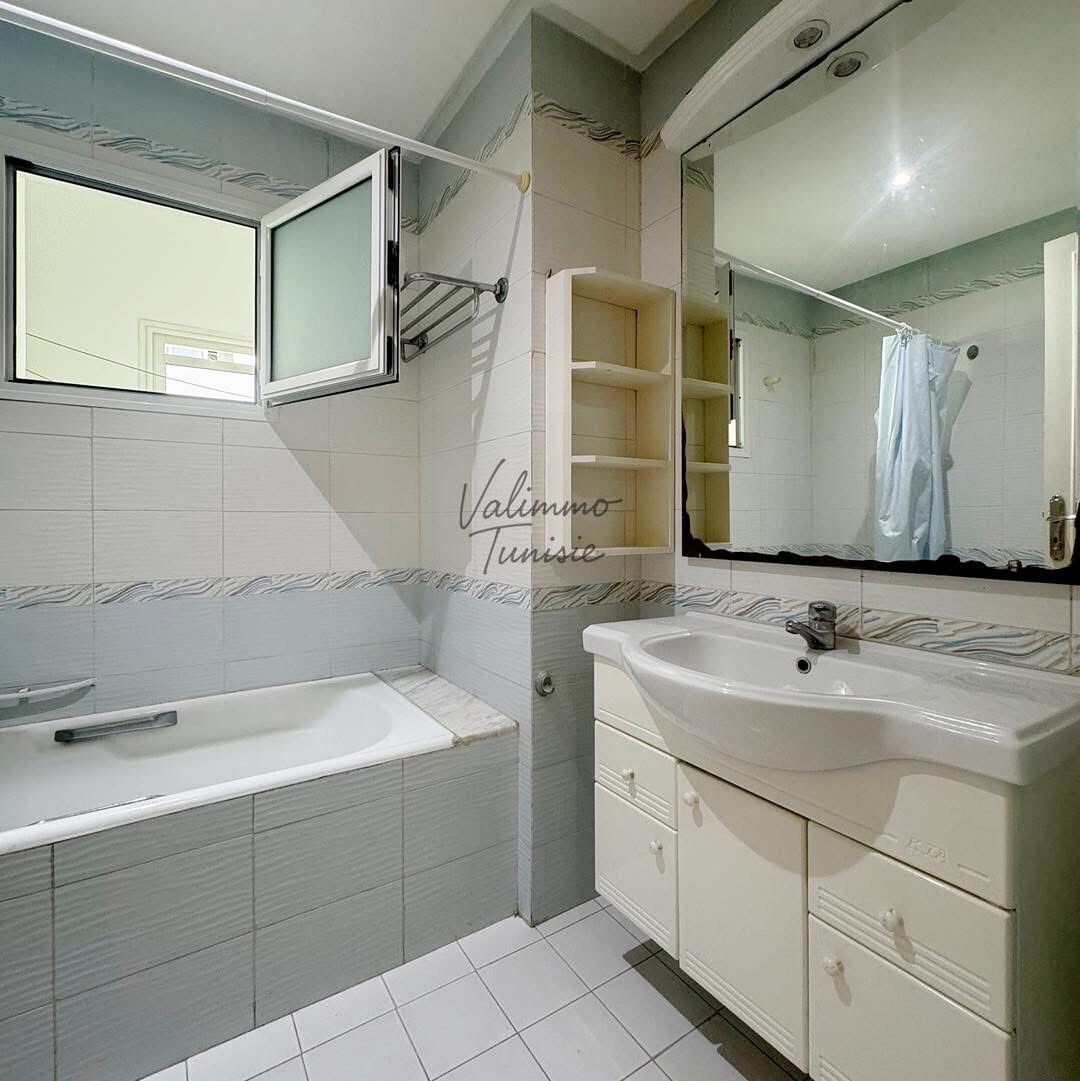 Mnihla Jardins d'el Menzah Vente Appart. 5 pices+ Appartement s4  jardin d'el menzah