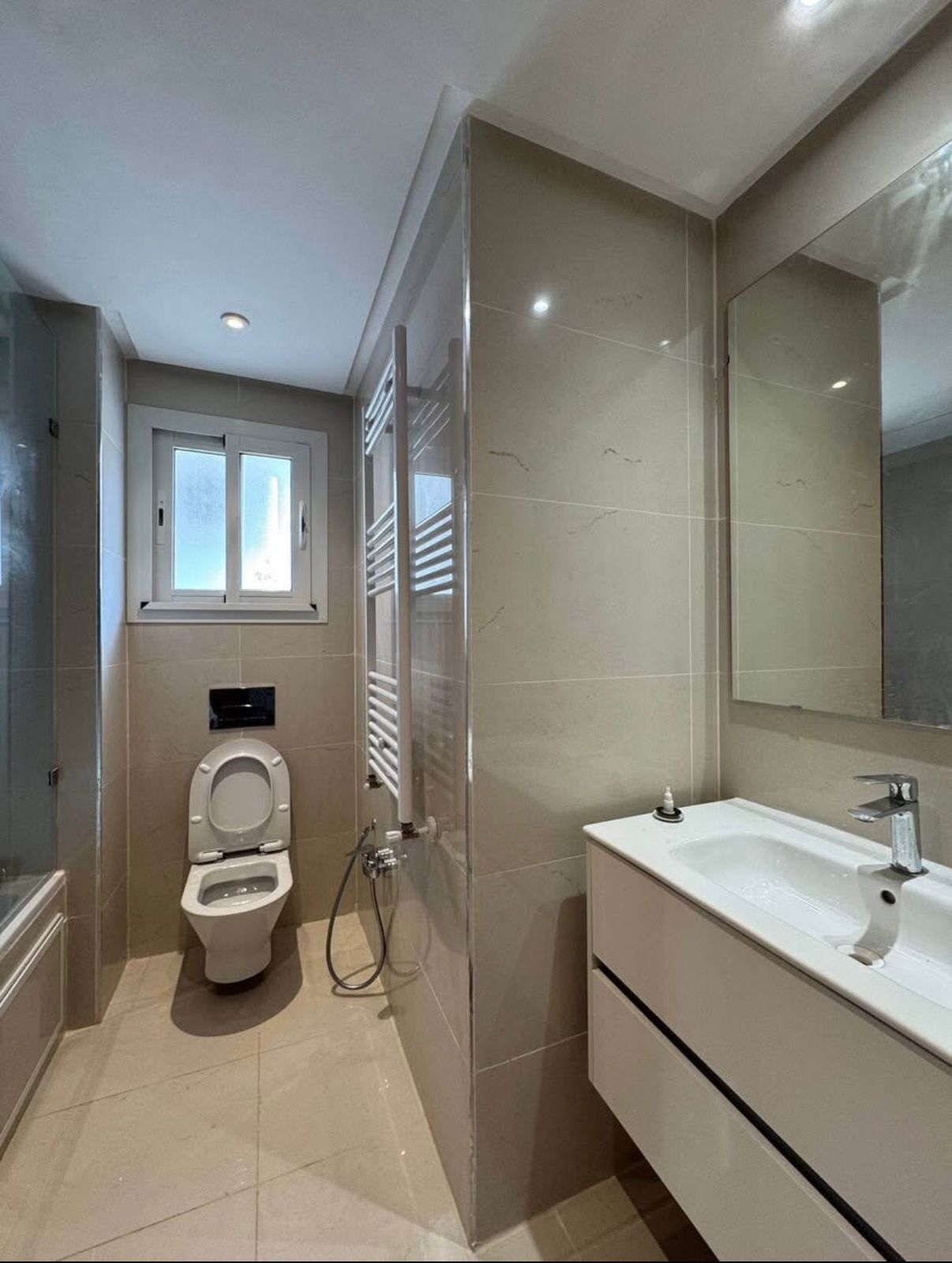 El Menzah El Menzah 9 Location Appart. 3 pices Appartement s2 jamais habit situ  menzah 9c