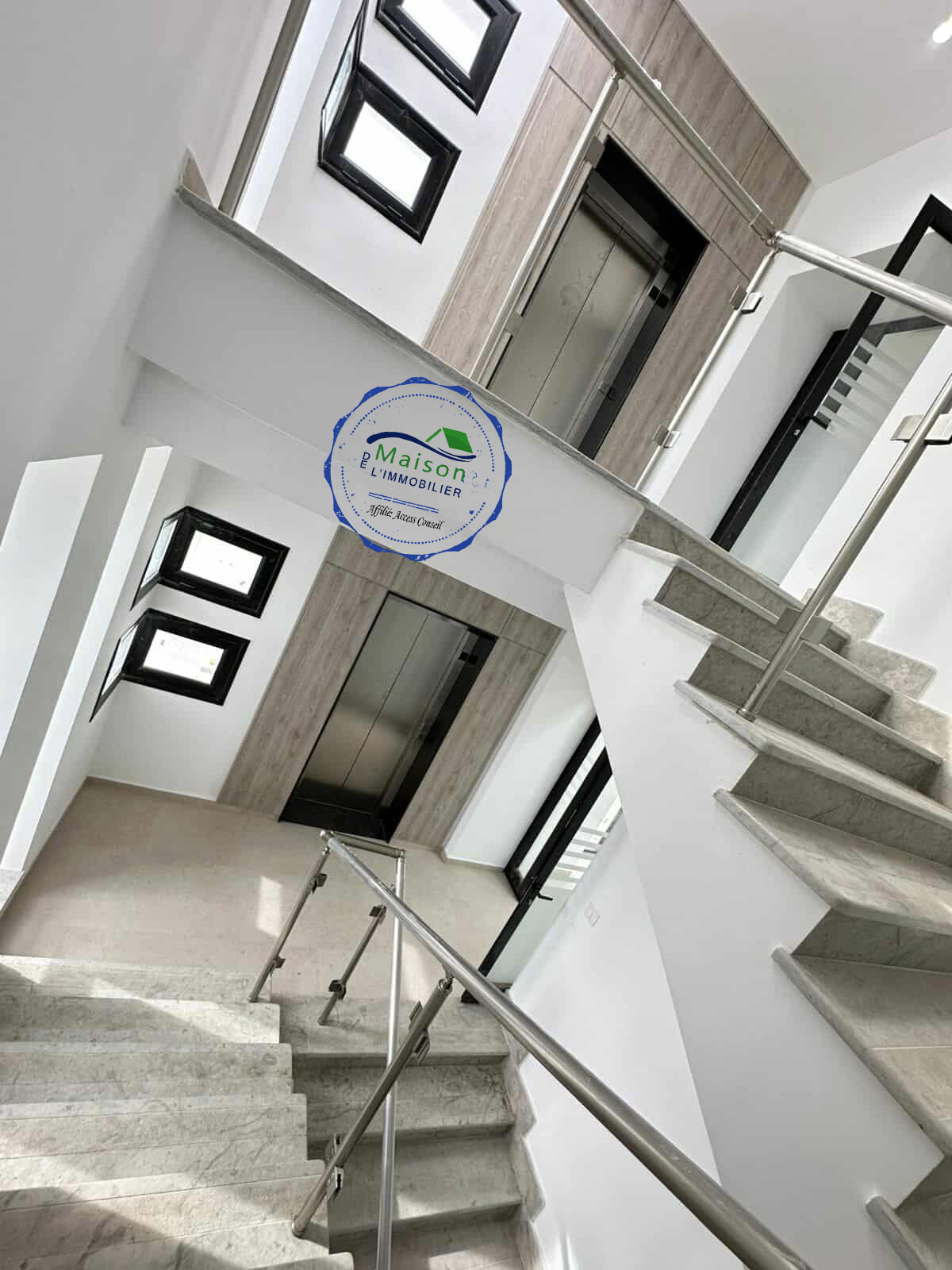 Cite El Khadra Cite El Khadra Location Autre Immeuble neuf 600 m  alain savary