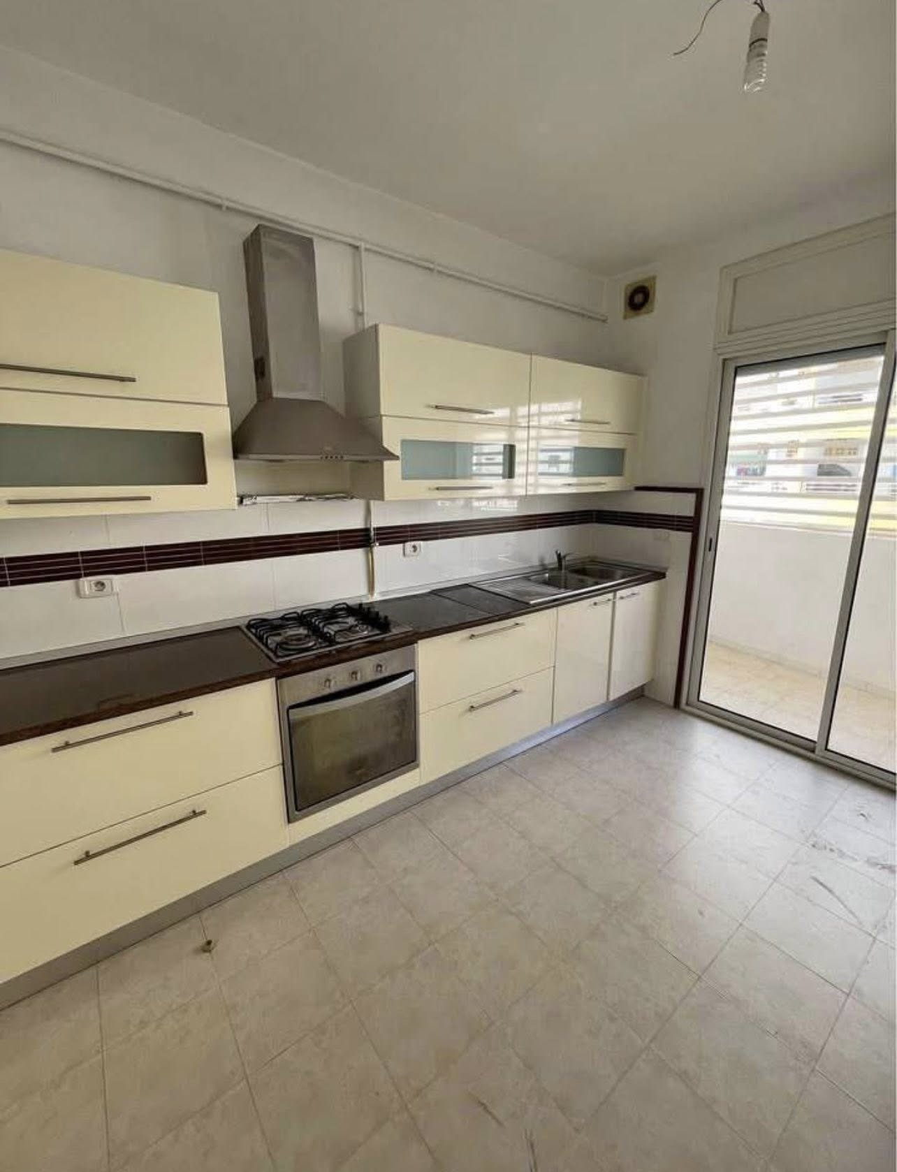 Mnihla Jardins d'el Menzah Location Appart. 4 pices S3 jardin del menzah 2 avec ascenceur